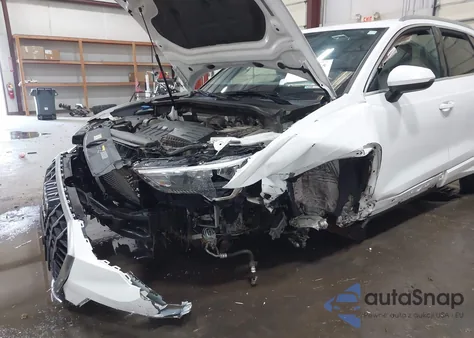 2021 Audi Q3 Premium 40 Tfsi Quattro Tiptronic z USA, uszkodzony, nr VIN WA1AUCF36M1097260